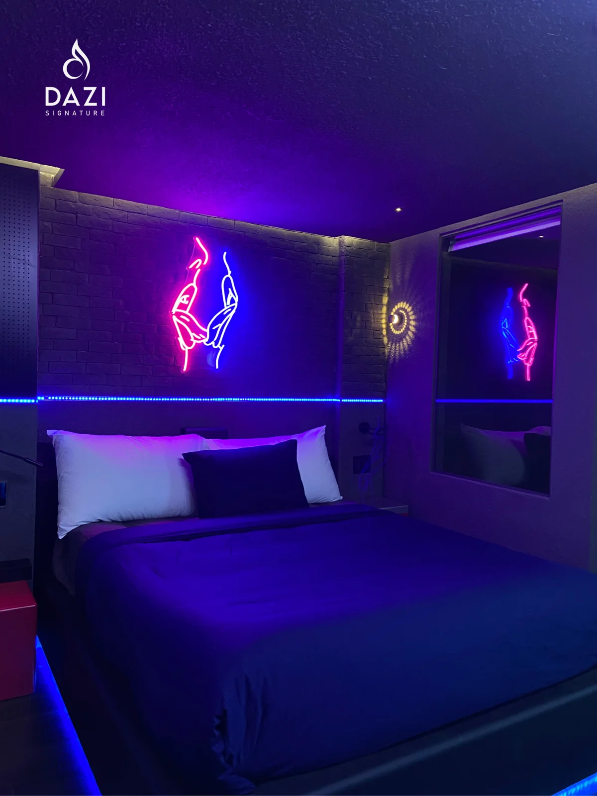 Neon Room - view 4