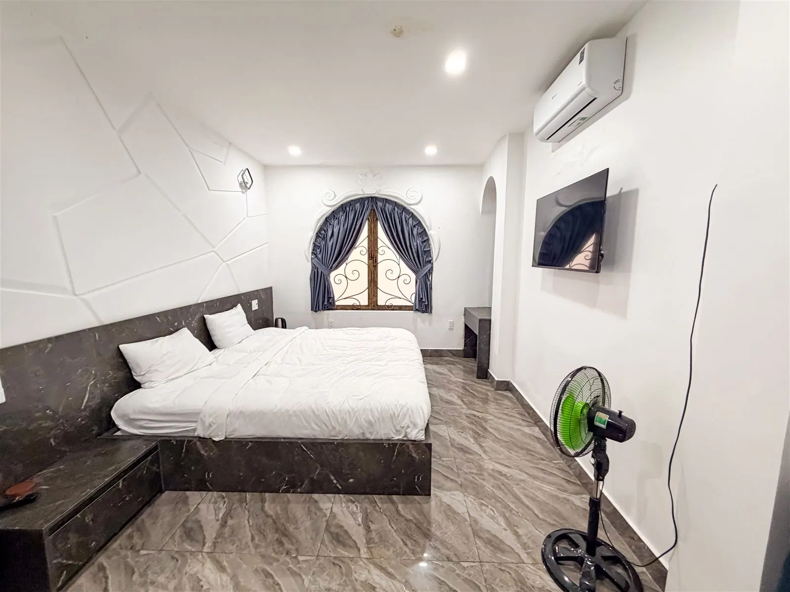 One-Bed Room at Dazi Retreat Hue