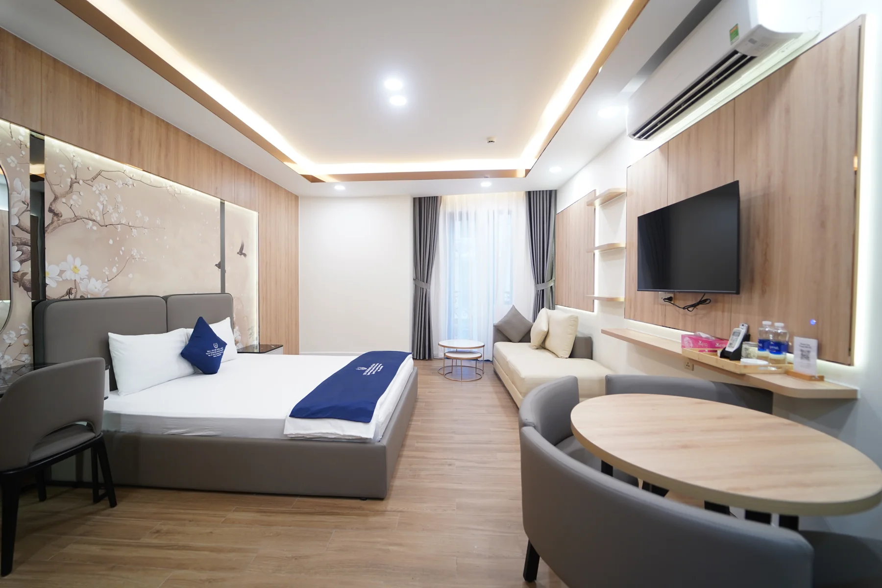 Bedroom and seating area - Dazi Signature Long Thanh